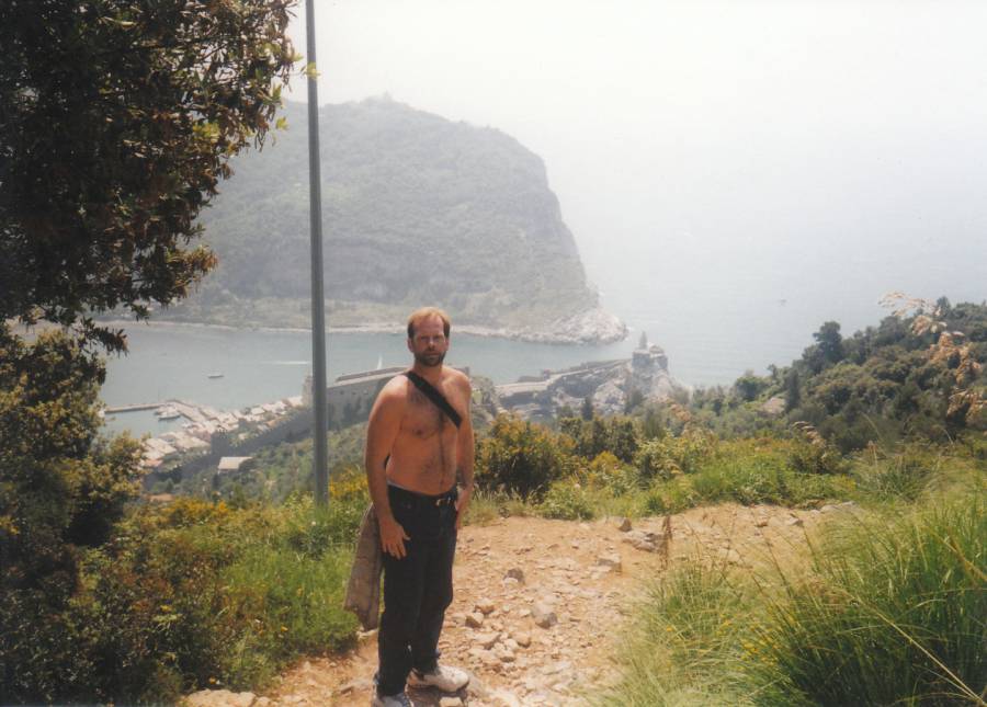 paul_hiking_cinque_terra.jpg